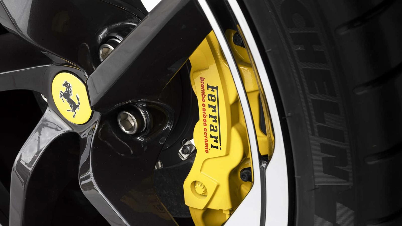 Ντεμπούτο για τη νέα Ferrari HC25 με «καθαρό» V8 μοτέρ  